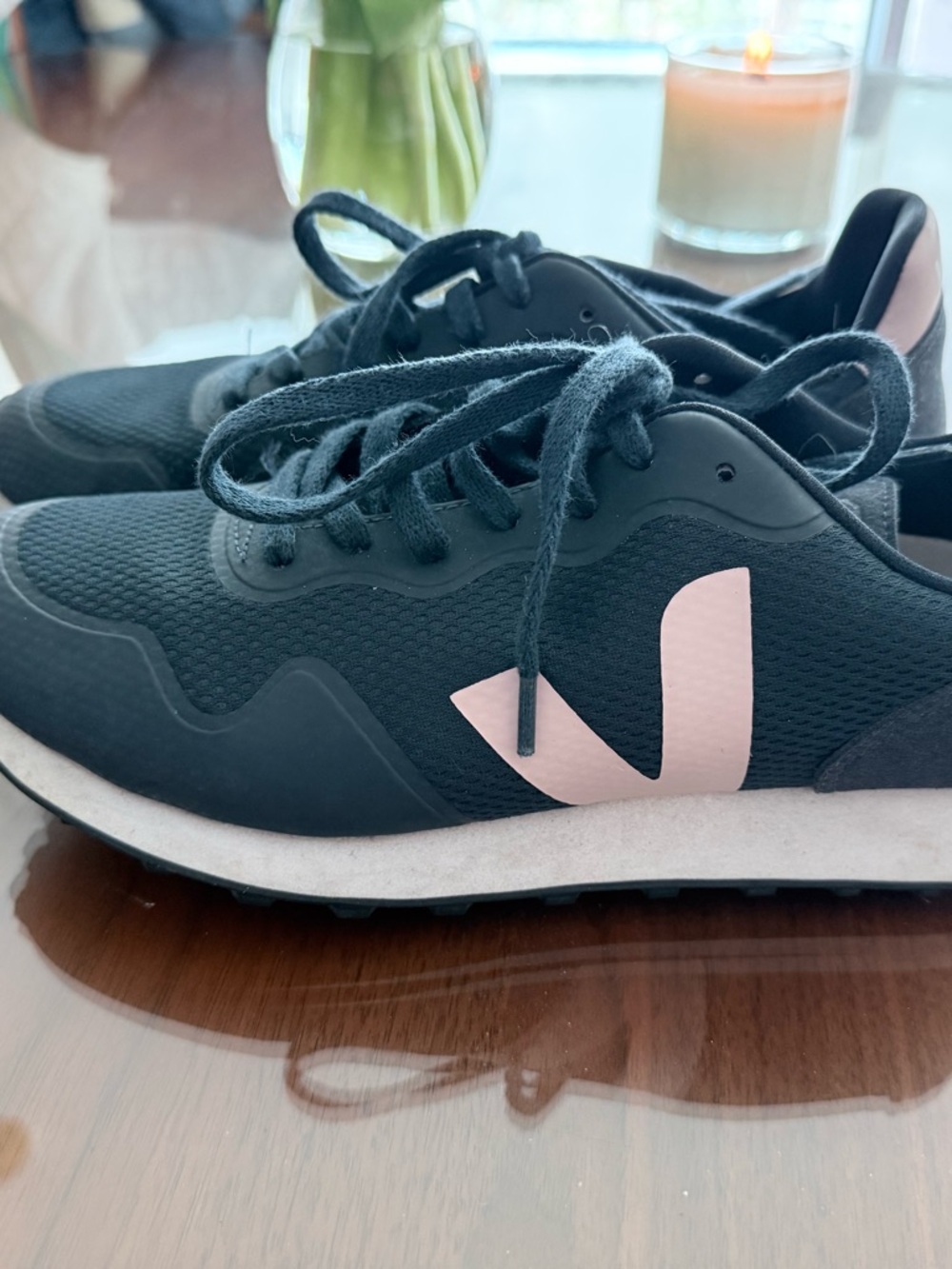 Veja Size 10 Women’s Navy/Pink NEW